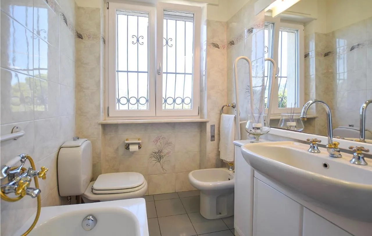 Beautiful Apartment In Camaiore With Wifi